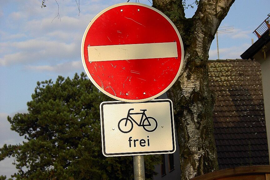 Durchgangsverkehr stoppen Stoppen des Durchgangsverkehrs durch geeignete Maßnahmen