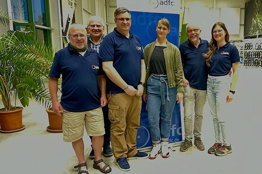 Gründung Ortsgruppe Waltrop Vertreter*innen des Kreisverbandes mit der gewählten Sprecherin in Waltrop, Kristina Schaum (vierte von links)